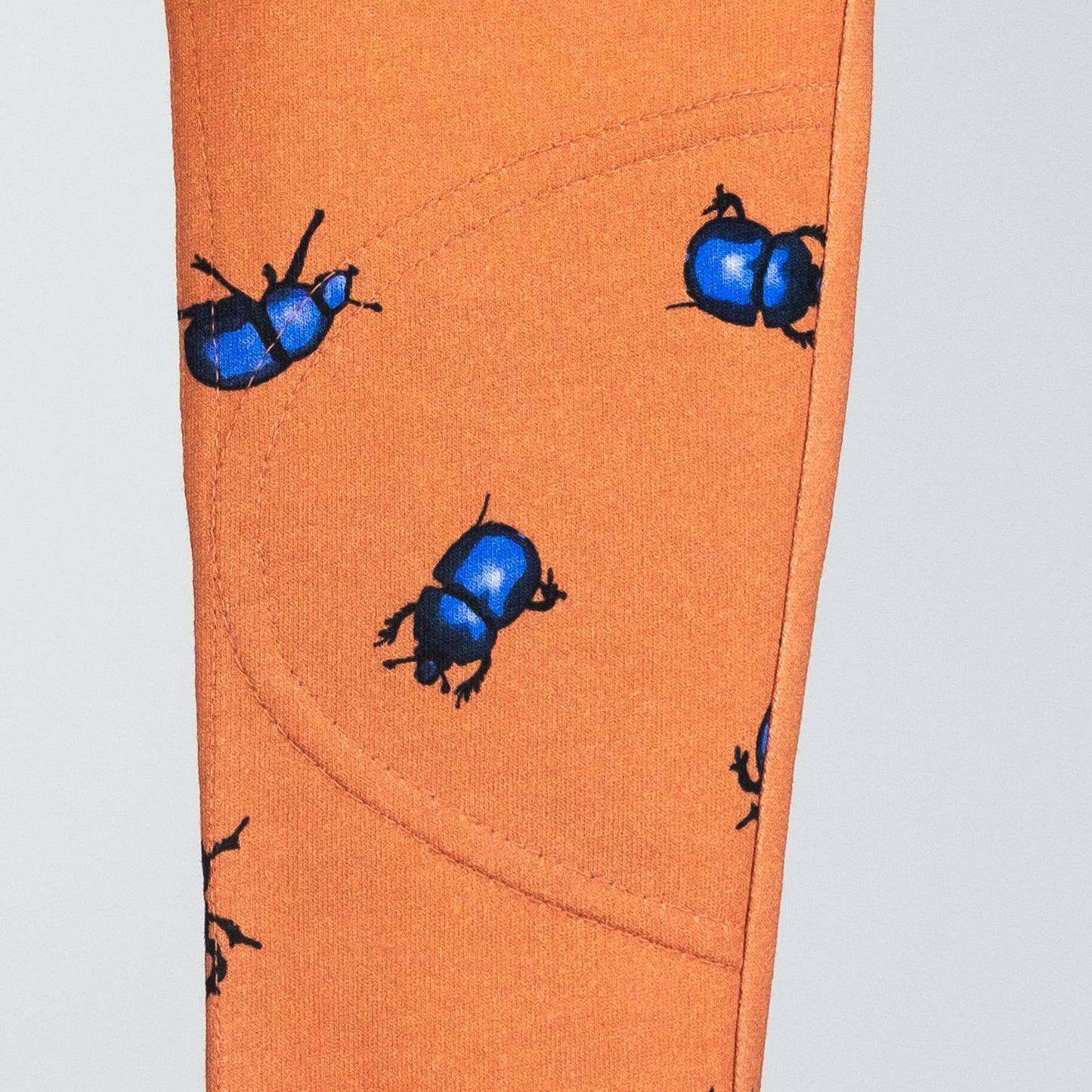 Knee patch detail of the beetle treggings